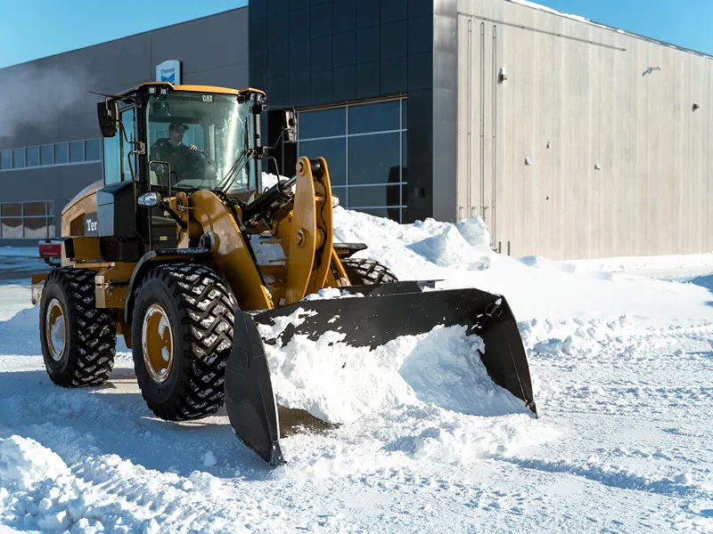 Commercial parking lot snow removal in Winnipeg