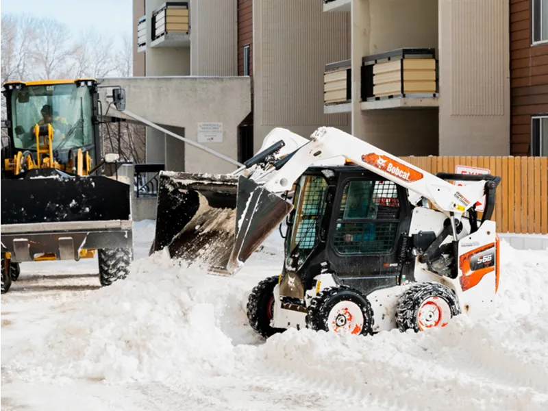 Commercial sidewalk and entrance snow clearing in Winnipeg